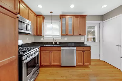 3829 Birchwood Avenue, Skokie, IL 60076 - Photo 8