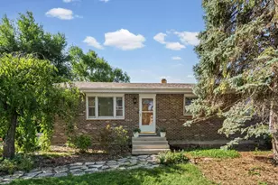 645 Flagstaff Ln, Hoffman Estates, IL 60169 - Photo 1