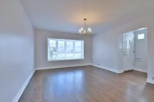7142 N Keating Ave, Lincolnwood, IL 60712 - Photo 2