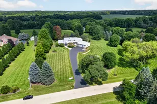 1646 Valley View Rd, Belvidere, IL 61008 - Photo 4