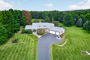1646 Valley View Rd, Belvidere, IL 61008 - Photo 2