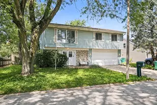 945 Surrey Ct, Joliet, IL 60431 - Photo 1