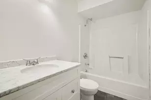 945 Surrey Ct, Joliet, IL 60431 - Photo 12