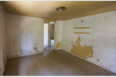 854 E Locust Street, Kankakee, IL 60901 - Photo 6