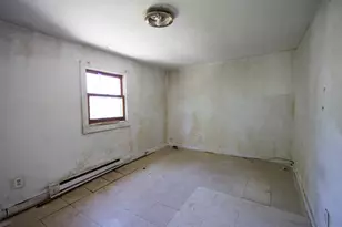 854 E Locust St, Kankakee, IL 60901 - Photo 8