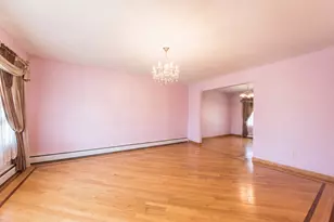 2950 Briarwood Dr W, Mount Prospect, IL 60056 - Photo 2