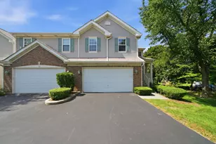 24 Stonegate Ln, Streamwood, IL 60107 - Photo 1