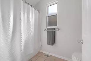 1427 W Superior St, Chicago, IL 60642 - Photo 20