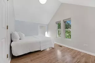 1427 W Superior St, Chicago, IL 60642 - Photo 12