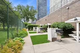 5455 N Sheridan Rd, Chicago, IL 60640 - Photo 18