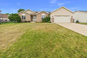2819 Mary St, Belvidere, IL 61008 - Photo 1