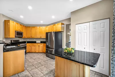 2241 Avalon Court S, Buffalo Grove, IL 60089 - Photo 10