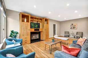 2241 Avalon Ct S, Buffalo Grove, IL 60089 - Photo 8