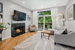 1464 W Grace St, Chicago, IL 60613 - Photo 2