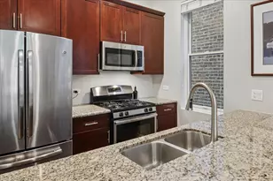 1464 W Grace St, Chicago, IL 60613 - Photo 12