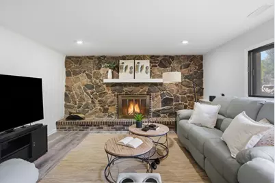 127 Barrett Lane, Schaumburg, IL 60193 - Photo 10