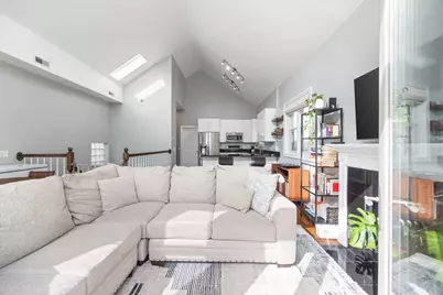 2930 N Damen Avenue #3, Chicago, IL 60618 - Photo 4