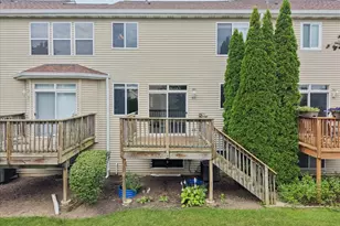 389 N Carlisle Ct, Round Lake, IL 60073 - Photo 20