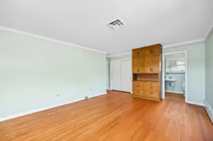 218 W Elm St, Wheaton, IL 60189 - Photo 22