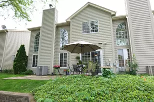 99 Townsend Cir, Naperville, IL 60565 - Photo 24