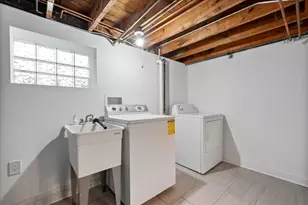 2611 W Jarlath St, Chicago, IL 60645 - Photo 18
