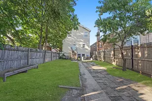3641 W 57th St, Chicago, IL 60629 - Photo 12