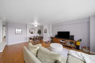 2909 N Sheridan Rd, Chicago, IL 60657 - Photo 4