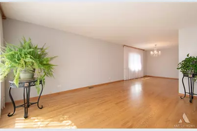 7712 Parkside Avenue, Burbank, IL 60459 - Photo 8