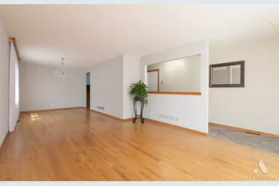7712 Parkside Avenue, Burbank, IL 60459 - Photo 10