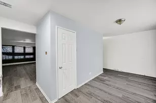 2303 E 100th St, Chicago, IL 60617 - Photo 8