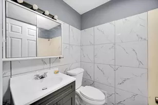 2303 E 100th St, Chicago, IL 60617 - Photo 12