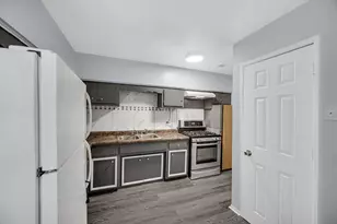 2303 E 100th St, Chicago, IL 60617 - Photo 10