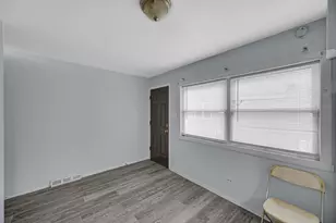 2303 E 100th St, Chicago, IL 60617 - Photo 16