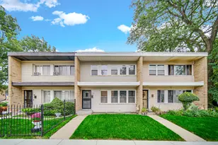 2303 E 100th St, Chicago, IL 60617 - Photo 2