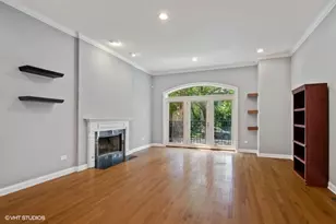 3633 N Wilton Ave, Chicago, IL 60613 - Photo 2