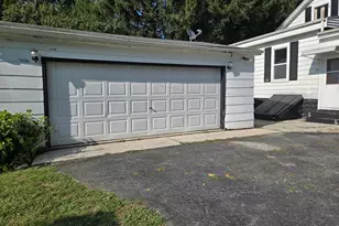 317 N Maple St, Momence, IL 60954 - Photo 4