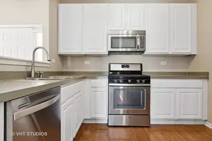 2442 Golf Ridge Cir, Naperville, IL 60563 - Photo 2