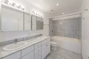 860 W Blackhawk St, Chicago, IL 60642 - Photo 18