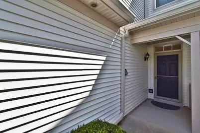 312 Fairmont Court, Saint Charles, IL 60175 - Photo 2