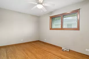 1807 N Larch Dr, Mount Prospect, IL 60056 - Photo 12