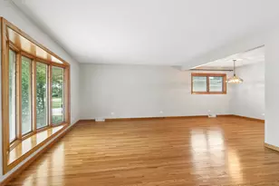 1807 N Larch Dr, Mount Prospect, IL 60056 - Photo 4