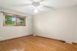 1807 N Larch Dr, Mount Prospect, IL 60056 - Photo 16