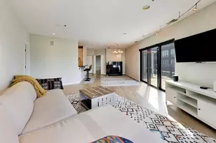 520 W Huron St, Chicago, IL 60654 - Photo 4