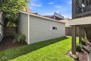 3423 N Albany Ave, Chicago, IL 60618 - Photo 32