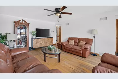 7001 W 81st Street, Burbank, IL 60459 - Photo 4