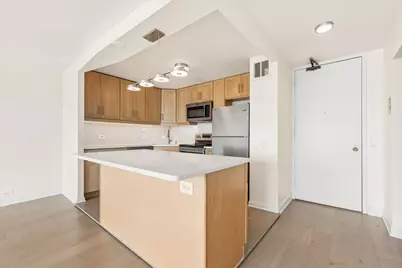 5445 N Sheridan Road #3211, Chicago, IL 60640 - Photo 4