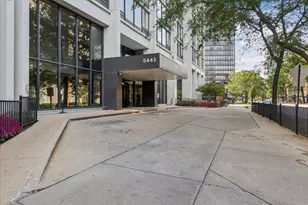 5445 N Sheridan Rd, Chicago, IL 60640 - Photo 2