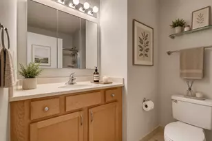 222 N Columbus Dr, Chicago, IL 60601 - Photo 6
