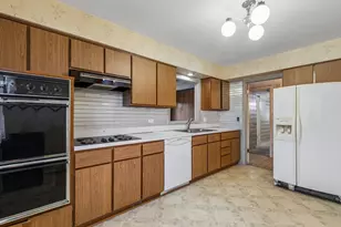 1564 White Trail, Elk Grove Village, IL 60007 - Photo 8