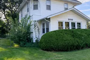 2010 Latham St, Rockford, IL 61103 - Photo 2